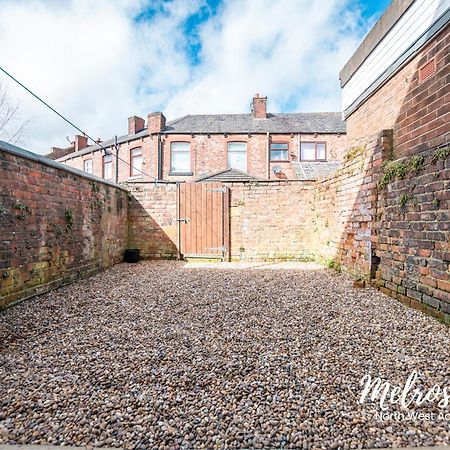 Manchester Work Stays 2Br Home With Parking & Wifi エクステリア 写真