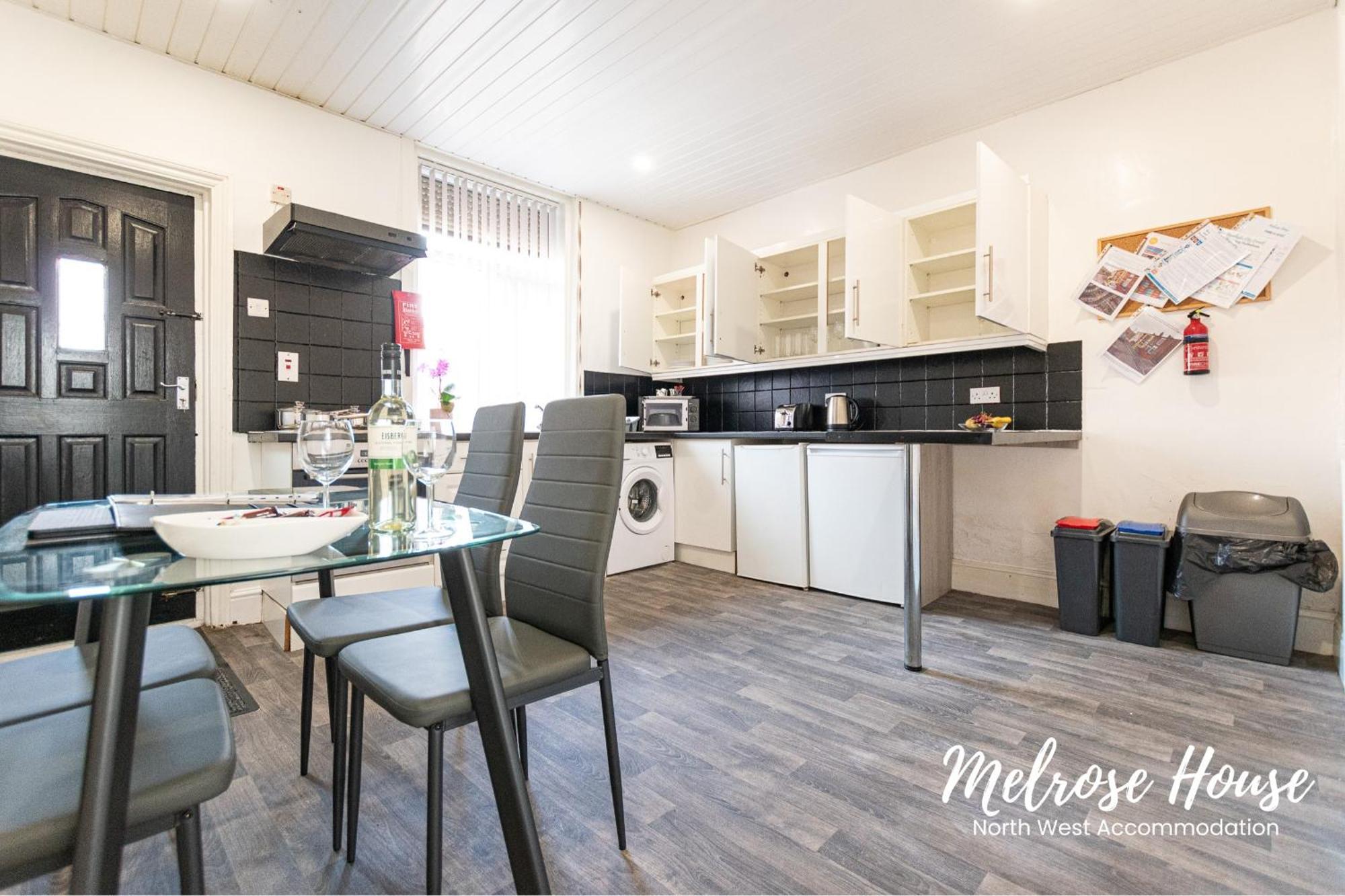 Manchester Work Stays 2Br Home With Parking & Wifi エクステリア 写真