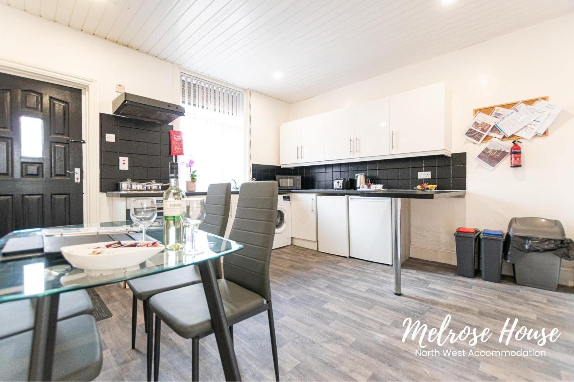 Manchester Work Stays 2Br Home With Parking & Wifi エクステリア 写真