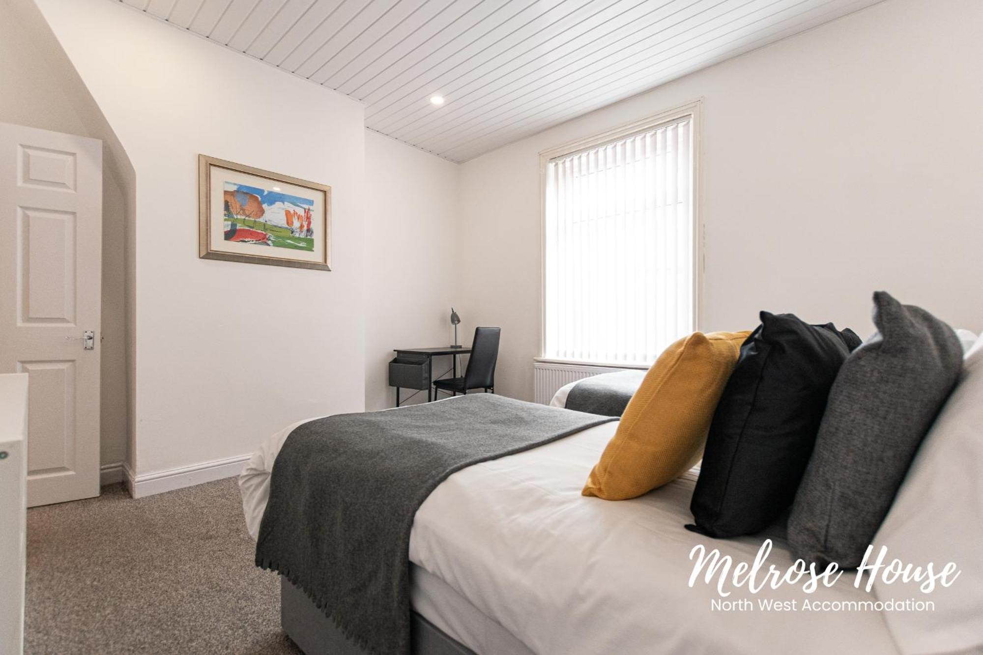 Manchester Work Stays 2Br Home With Parking & Wifi エクステリア 写真