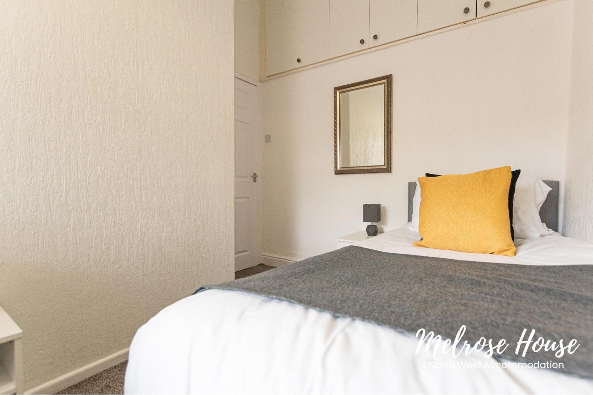 Manchester Work Stays 2Br Home With Parking & Wifi エクステリア 写真