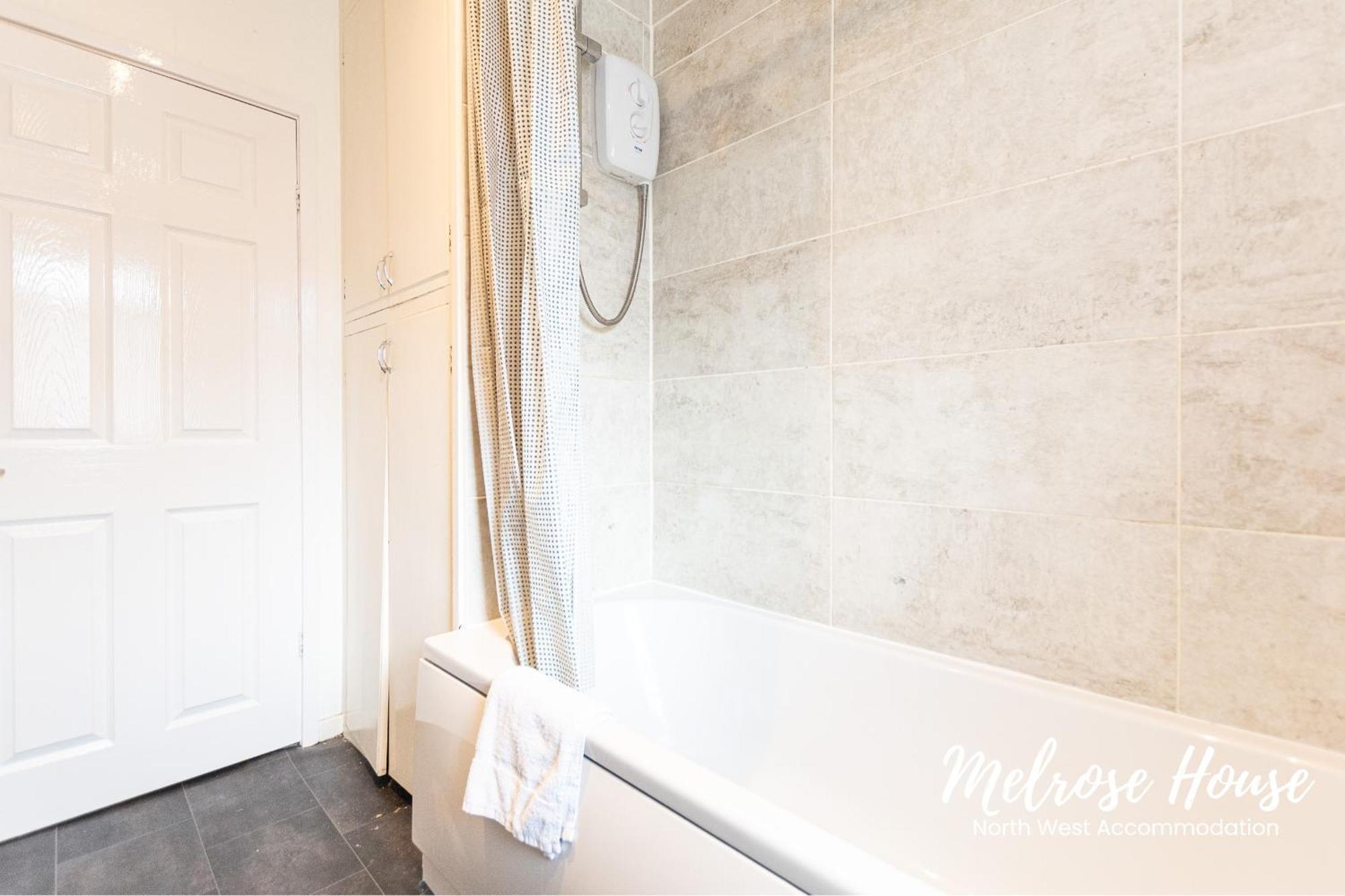 Manchester Work Stays 2Br Home With Parking & Wifi エクステリア 写真