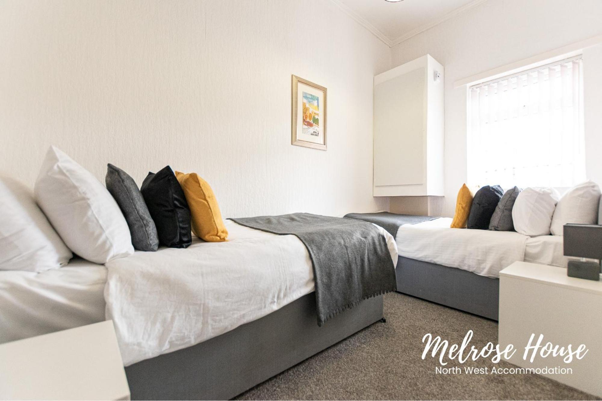 Manchester Work Stays 2Br Home With Parking & Wifi エクステリア 写真